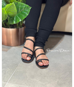 SANDALIA TIRAS NEGRA